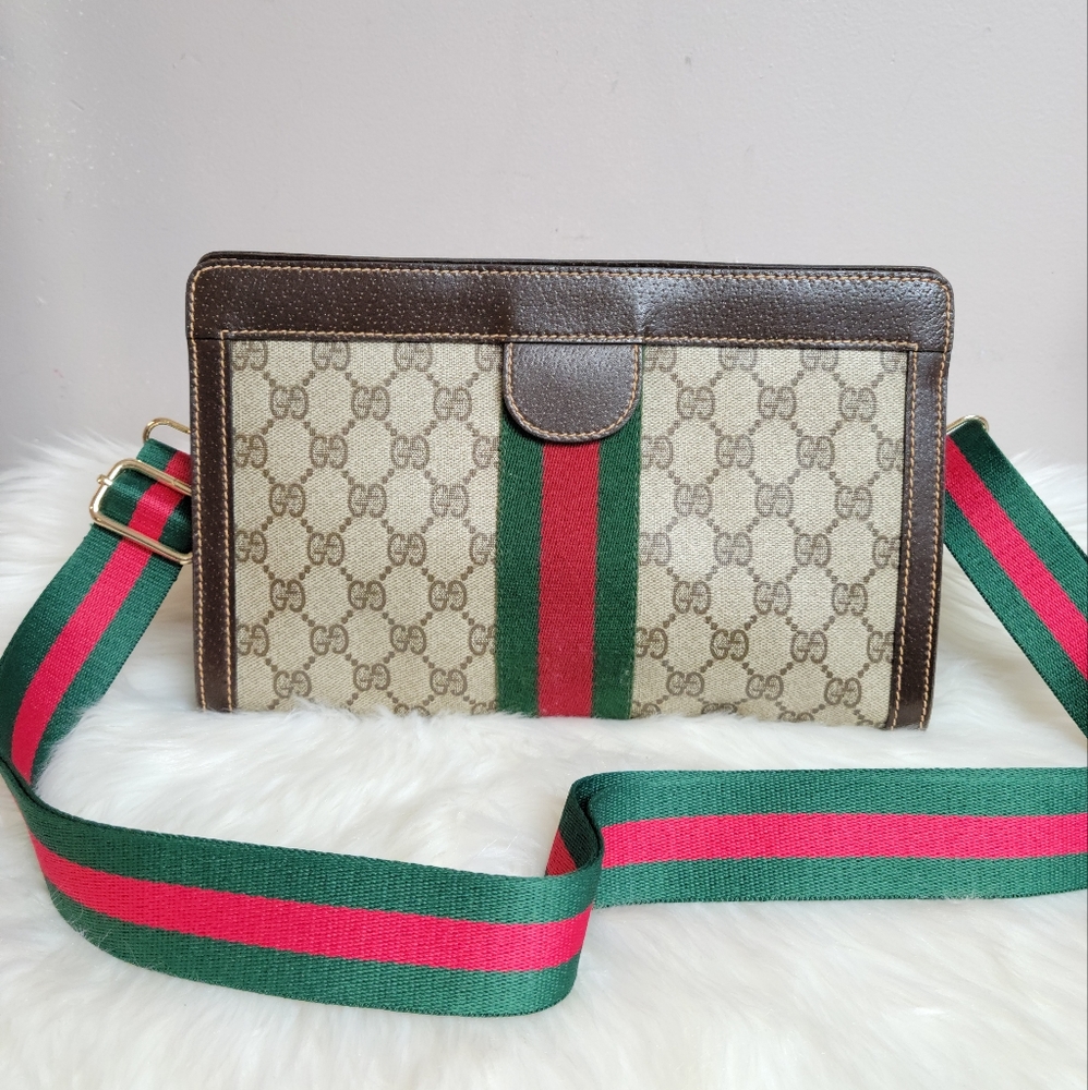 100% Authentic Gucci vintage web sherry line clutch crossbody